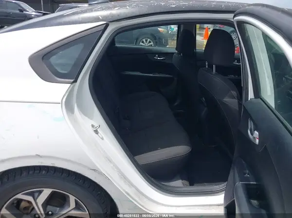 3KPF24AD4KE055817 2019 KIA FORTE - Image 8