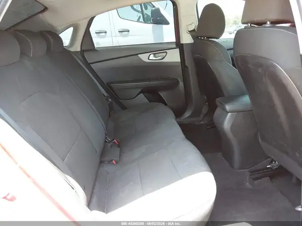 3KPF24AD4KE056241 2019 KIA FORTE - Image 8