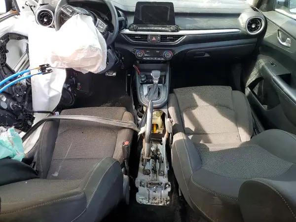 3KPF24AD4KE058202 2019 KIA FORTE - Image 8