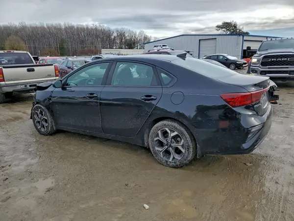 3KPF24AD4KE058975 2019 KIA FORTE - Image 2