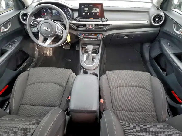3KPF24AD4KE058975 2019 KIA FORTE - Image 8
