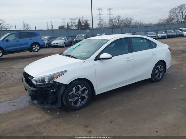 3KPF24AD4KE059463 2019 KIA FORTE - Image 2
