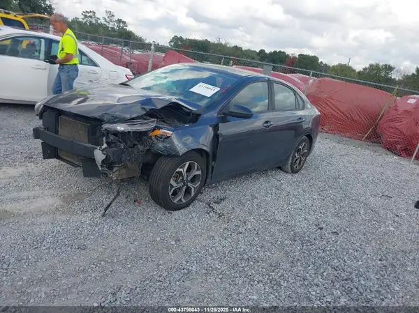 3KPF24AD4KE059575 2019 KIA FORTE - Image 2
