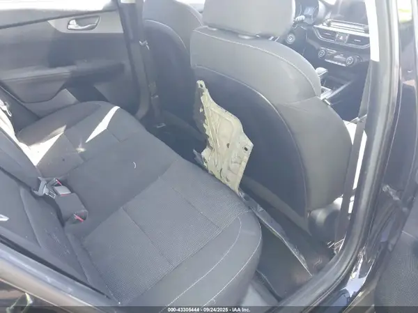 3KPF24AD4KE060838 2019 KIA FORTE - Image 8