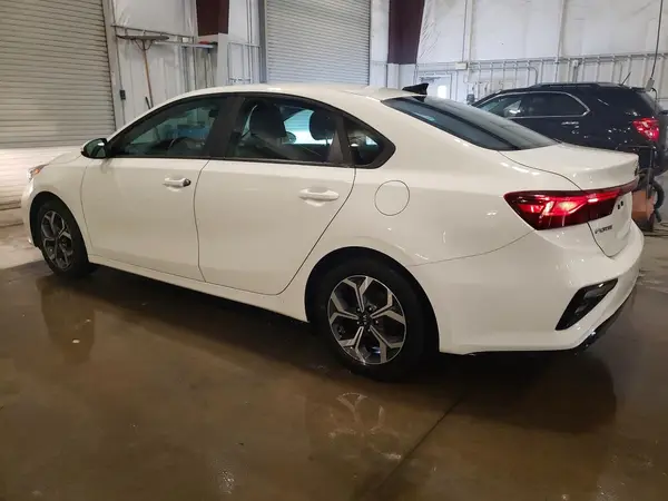 3KPF24AD4KE062122 2019 KIA FORTE - Image 2