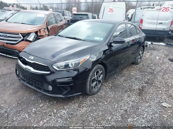 3KPF24AD4KE064582 2019 KIA FORTE - Image 2
