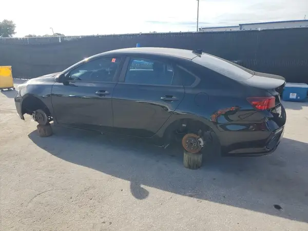 3KPF24AD4KE064940 2019 KIA FORTE - Image 2