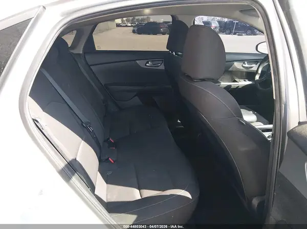 3KPF24AD4KE065800 2019 KIA FORTE - Image 8