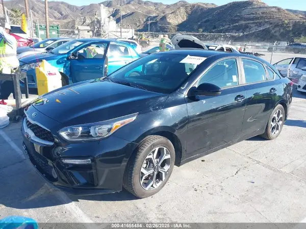 3KPF24AD4KE065943 2019 KIA FORTE - Image 2