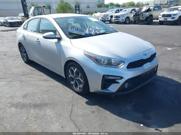 3KPF24AD4KE067482 2019 KIA FORTE - Image 1