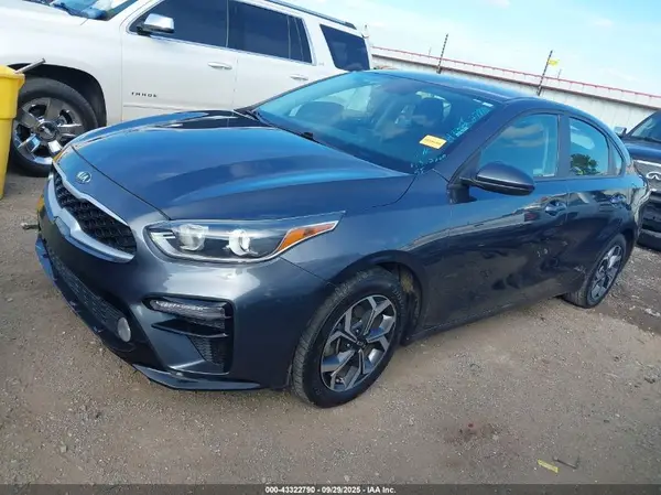 3KPF24AD4KE070172 2019 KIA FORTE - Image 2
