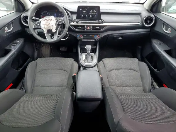 3KPF24AD4KE071841 2019 KIA FORTE - Image 8