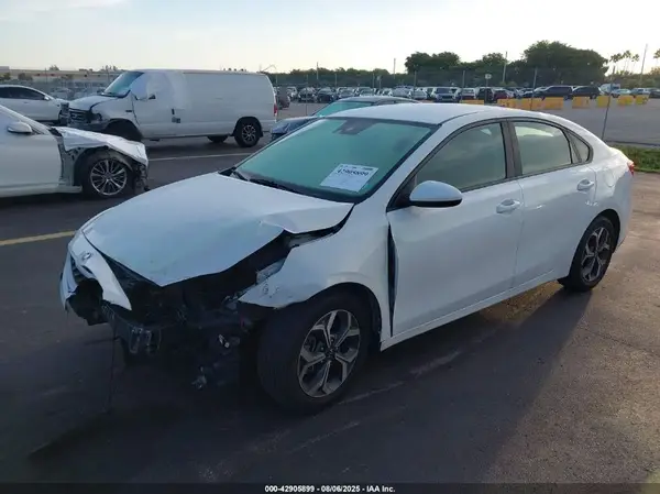3KPF24AD4KE071922 2019 KIA FORTE - Image 2