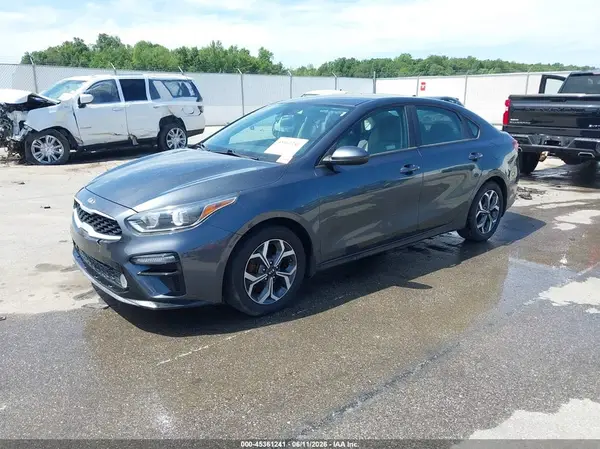 3KPF24AD4KE076568 2019 KIA FORTE - Image 2