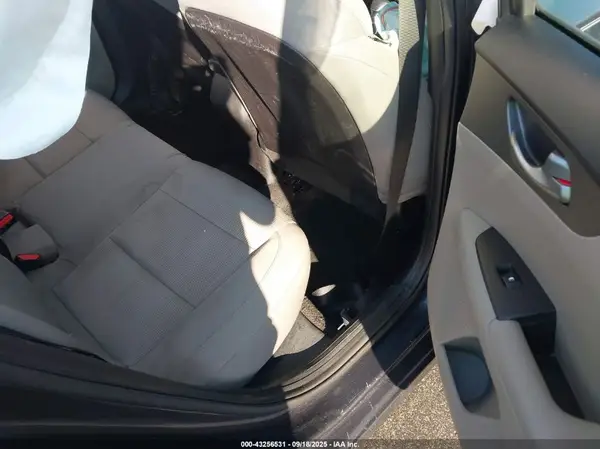 3KPF24AD4KE078207 2019 KIA FORTE - Image 8