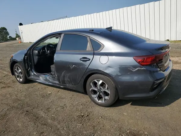 3KPF24AD4KE080085 2019 KIA FORTE - Image 2