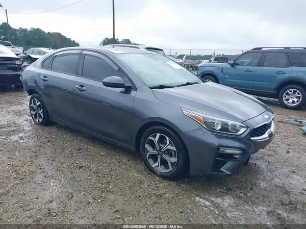 3KPF24AD4KE084119 2019 KIA FORTE - Image 1