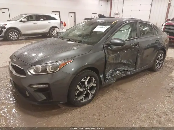 3KPF24AD4KE086386 2019 KIA FORTE - Image 2