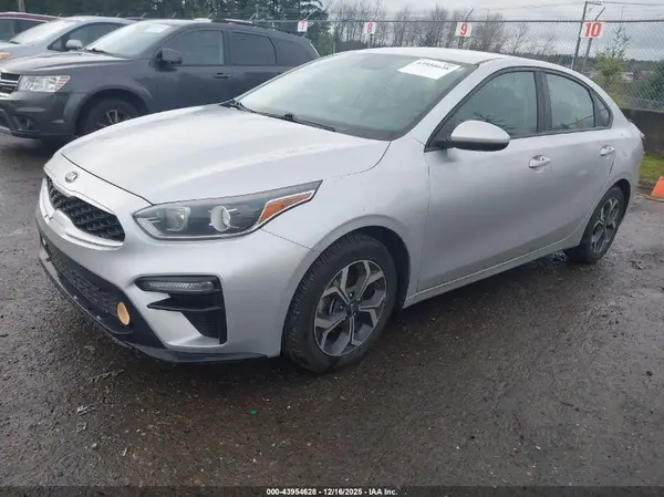 3KPF24AD4KE087120 2019 KIA FORTE - Image 2