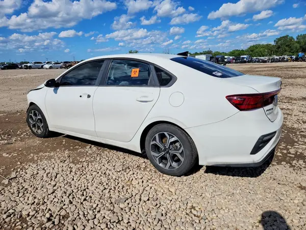 3KPF24AD4KE087845 2019 KIA FORTE - Image 2