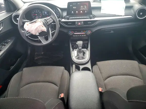 3KPF24AD4KE090034 2019 KIA FORTE - Image 8