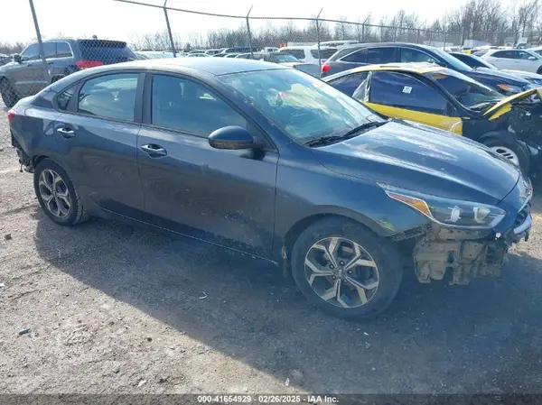 3KPF24AD4KE092608 2019 KIA FORTE - Image 1