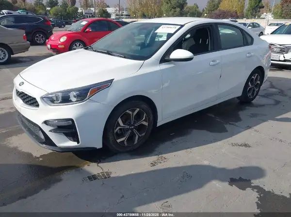 3KPF24AD4KE093418 2019 KIA FORTE - Image 2