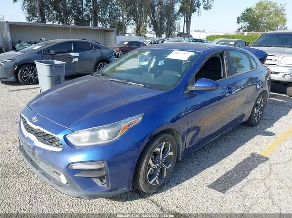 3KPF24AD4KE094925 2019 KIA FORTE - Image 2