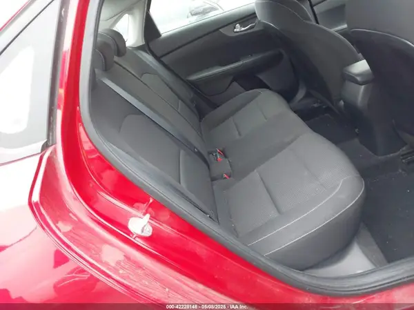 3KPF24AD4KE098554 2019 KIA FORTE - Image 8