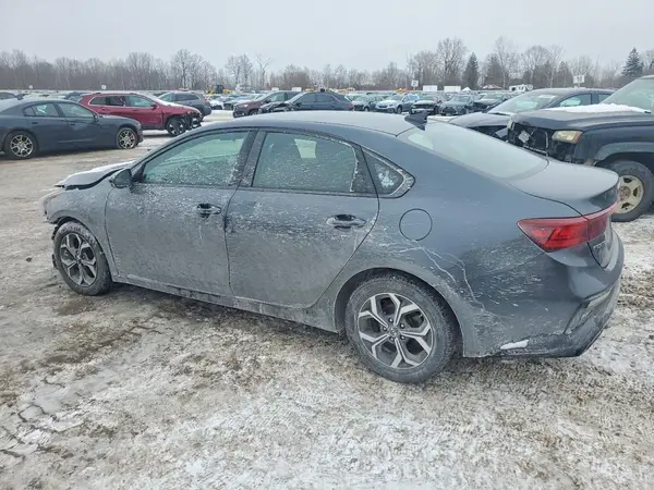 3KPF24AD4KE098716 2019 KIA FORTE - Image 2