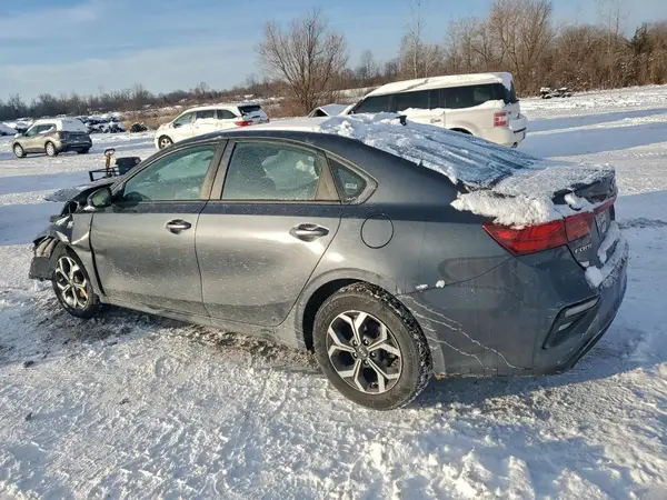 3KPF24AD4KE099560 2019 KIA FORTE - Image 2