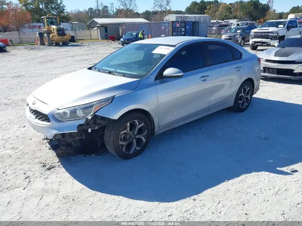 3KPF24AD4KE100321 2019 KIA FORTE - Image 2