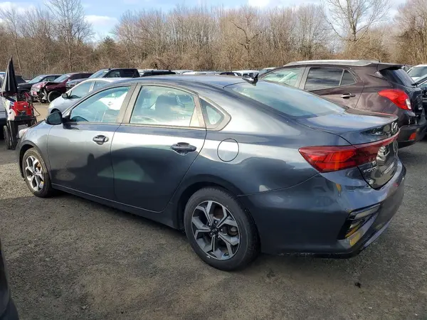3KPF24AD4KE103428 2019 KIA FORTE - Image 2