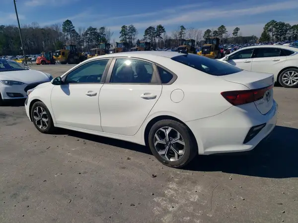 3KPF24AD4KE103915 2019 KIA FORTE - Image 2