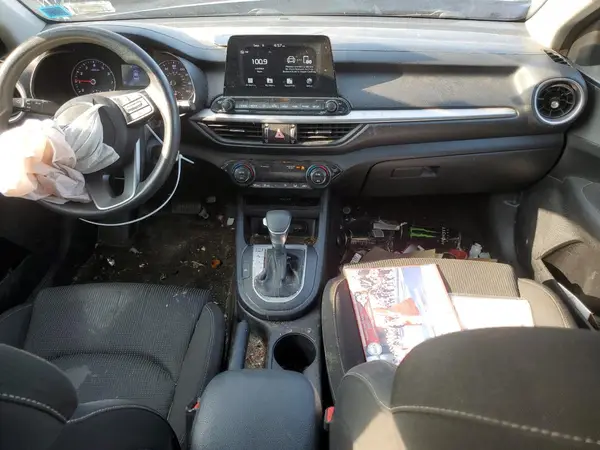 3KPF24AD4KE104353 2019 KIA FORTE - Image 8