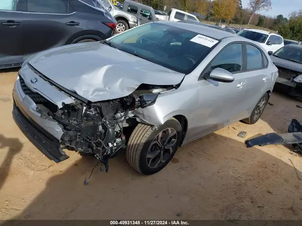 3KPF24AD4KE104711 2019 KIA FORTE - Image 2