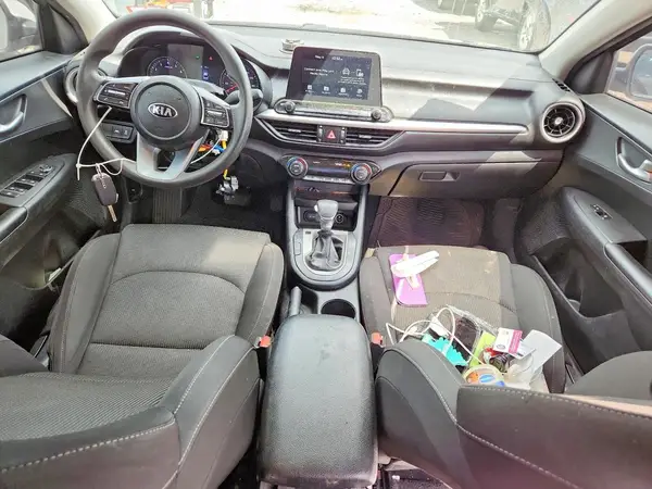 3KPF24AD4KE104742 2019 KIA FORTE - Image 8