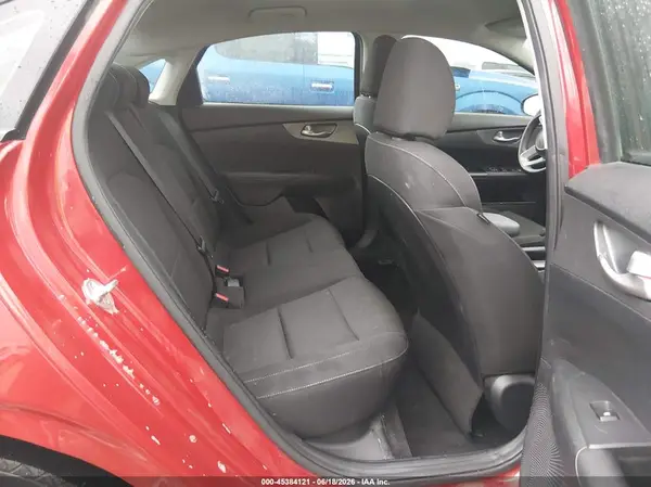 3KPF24AD4KE104921 2019 KIA FORTE - Image 8