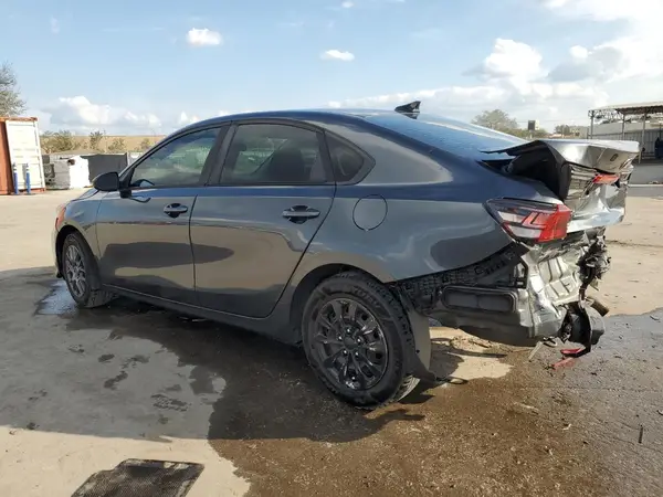 3KPF24AD4KE106345 2019 KIA FORTE - Image 2
