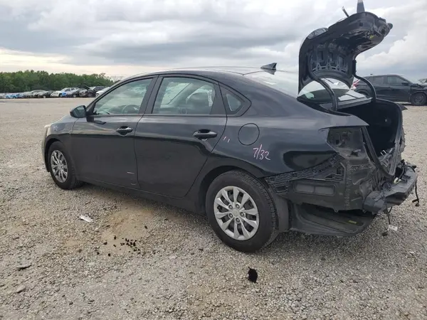 3KPF24AD4KE106605 2019 KIA FORTE - Image 2