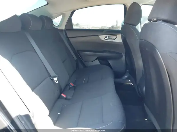 3KPF24AD4KE107012 2019 KIA FORTE - Image 8