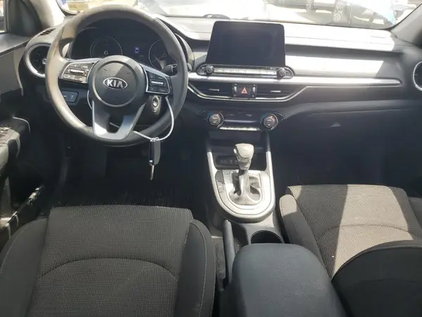 3KPF24AD4KE107057 2019 KIA FORTE - Image 8