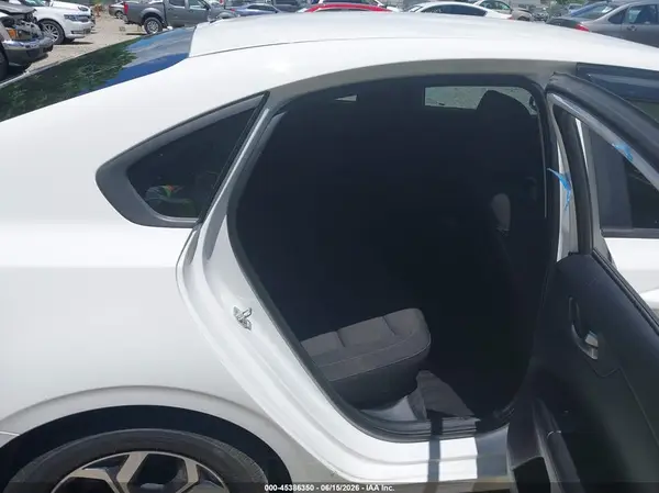 3KPF24AD4KE107947 2019 KIA FORTE - Image 8