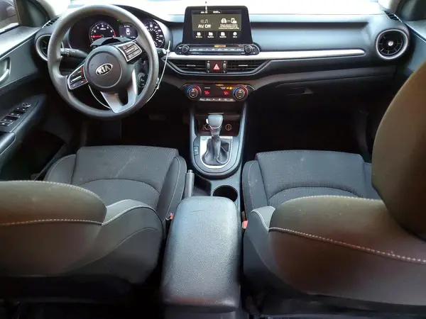 3KPF24AD4KE108208 2019 KIA FORTE - Image 8