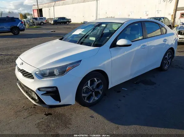 3KPF24AD4KE108340 2019 KIA FORTE - Image 2