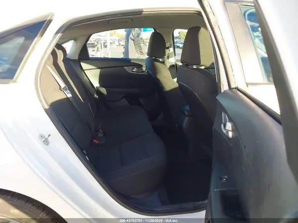 3KPF24AD4KE108340 2019 KIA FORTE - Image 8