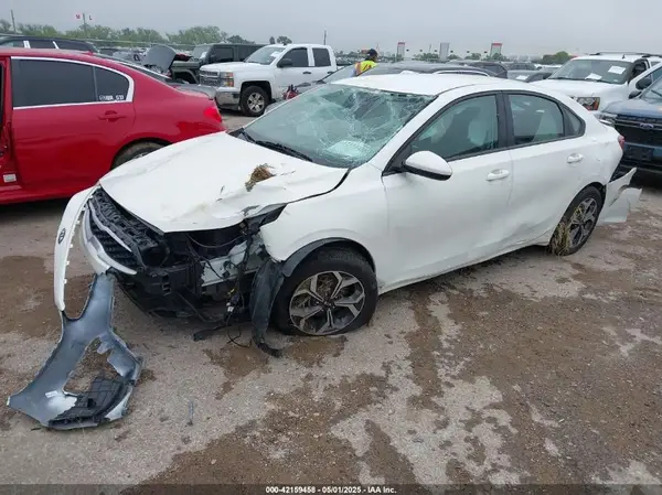 3KPF24AD4KE108466 2019 KIA FORTE - Image 2