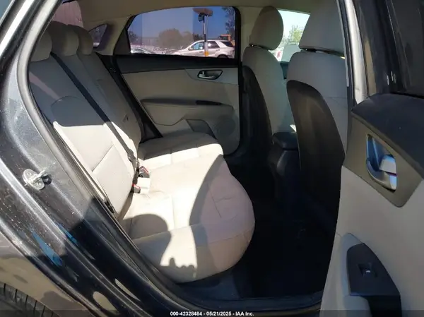 3KPF24AD4KE108662 2019 KIA FORTE - Image 8