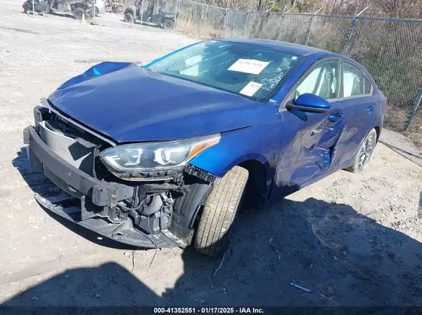 3KPF24AD4KE109357 2019 KIA FORTE - Image 2