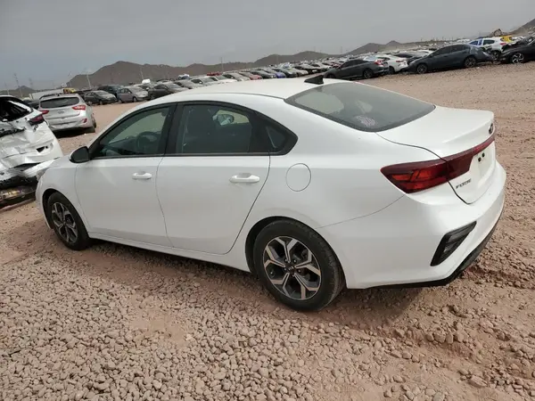 3KPF24AD4KE111724 2019 KIA FORTE - Image 2